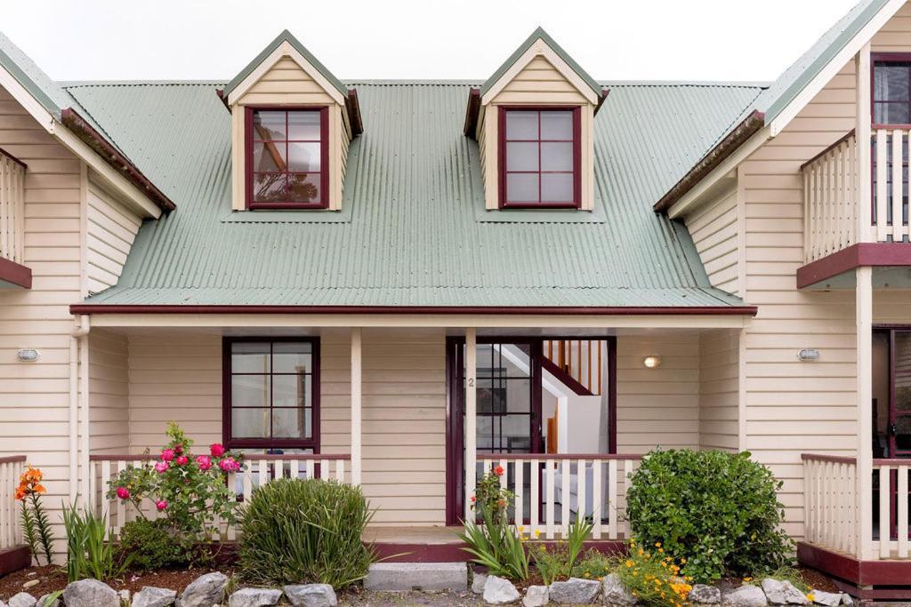 Kitty'S Cottages - Managed By Big4 Strahan Holiday Retreat ภายนอก รูปภาพ