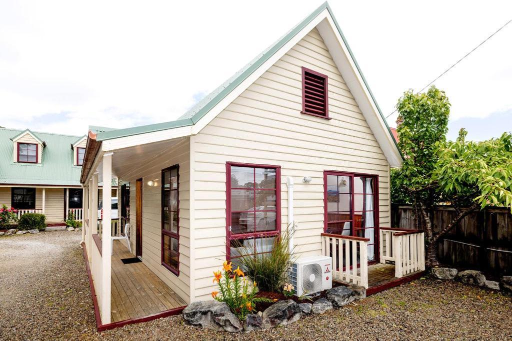 Kitty'S Cottages - Managed By Big4 Strahan Holiday Retreat ภายนอก รูปภาพ